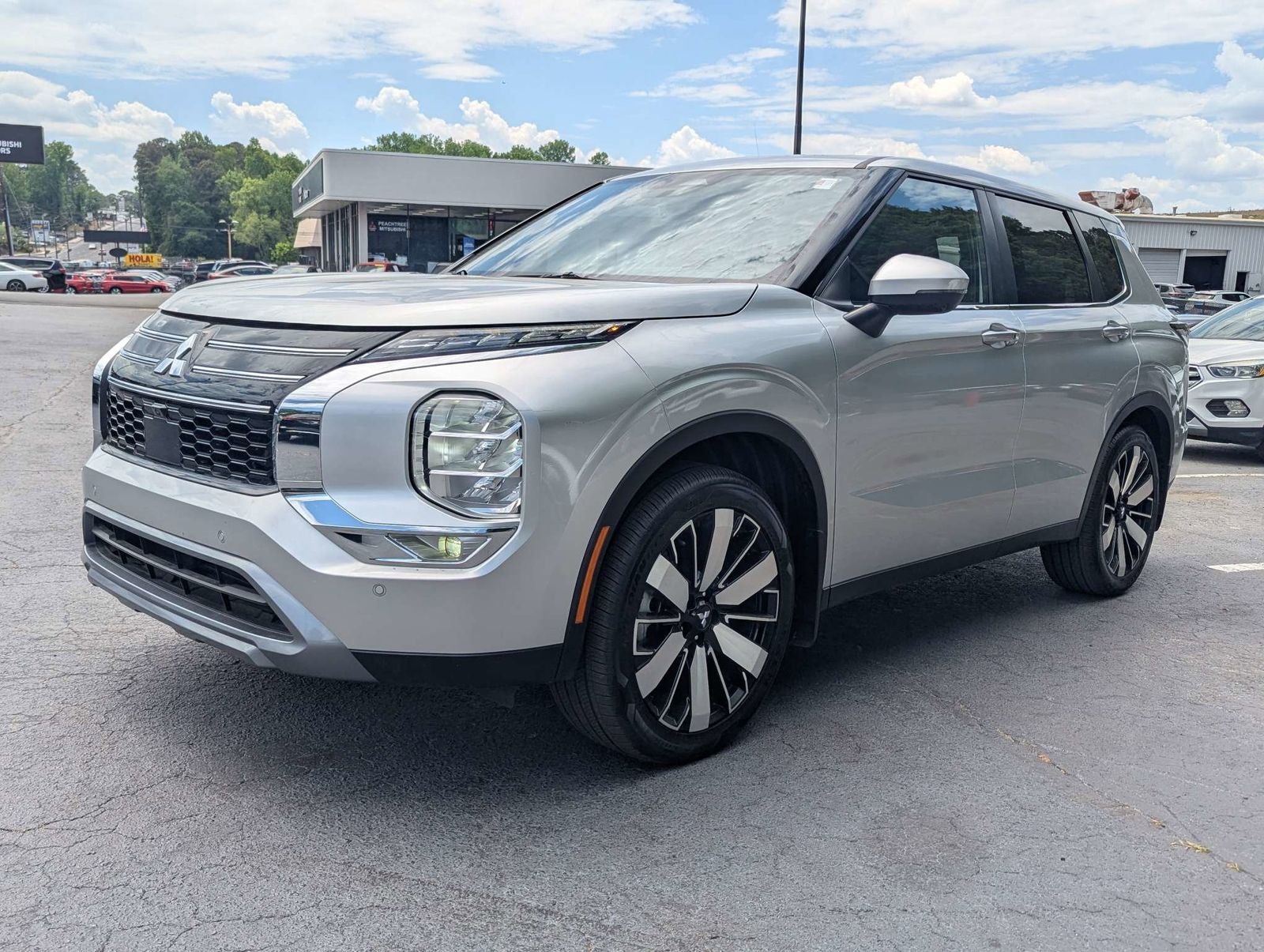 2025 Mitsubishi Outlander SE