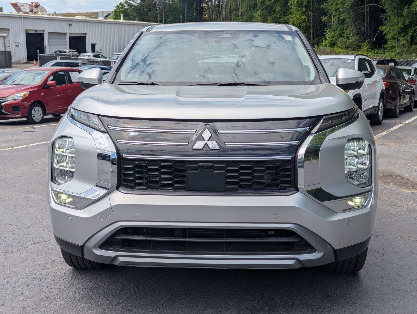 2025 Mitsubishi Outlander SE