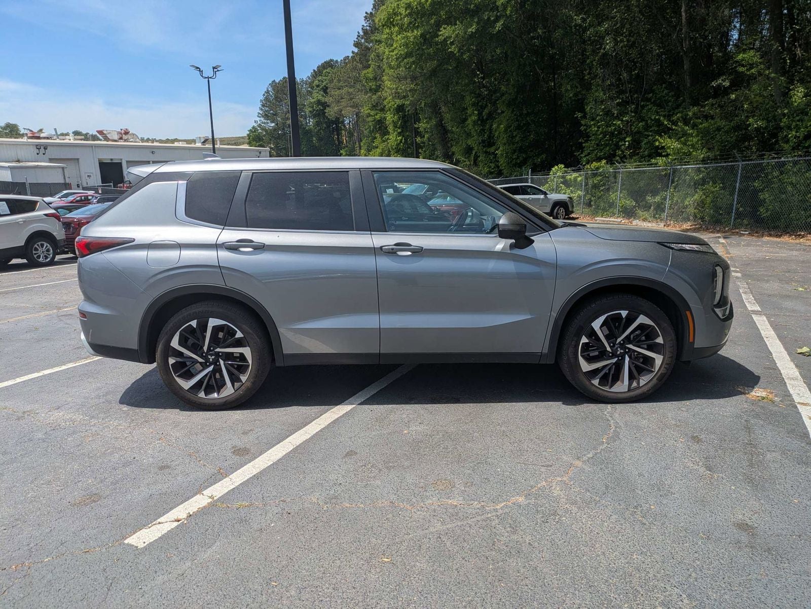 2024 Mitsubishi Outlander SE