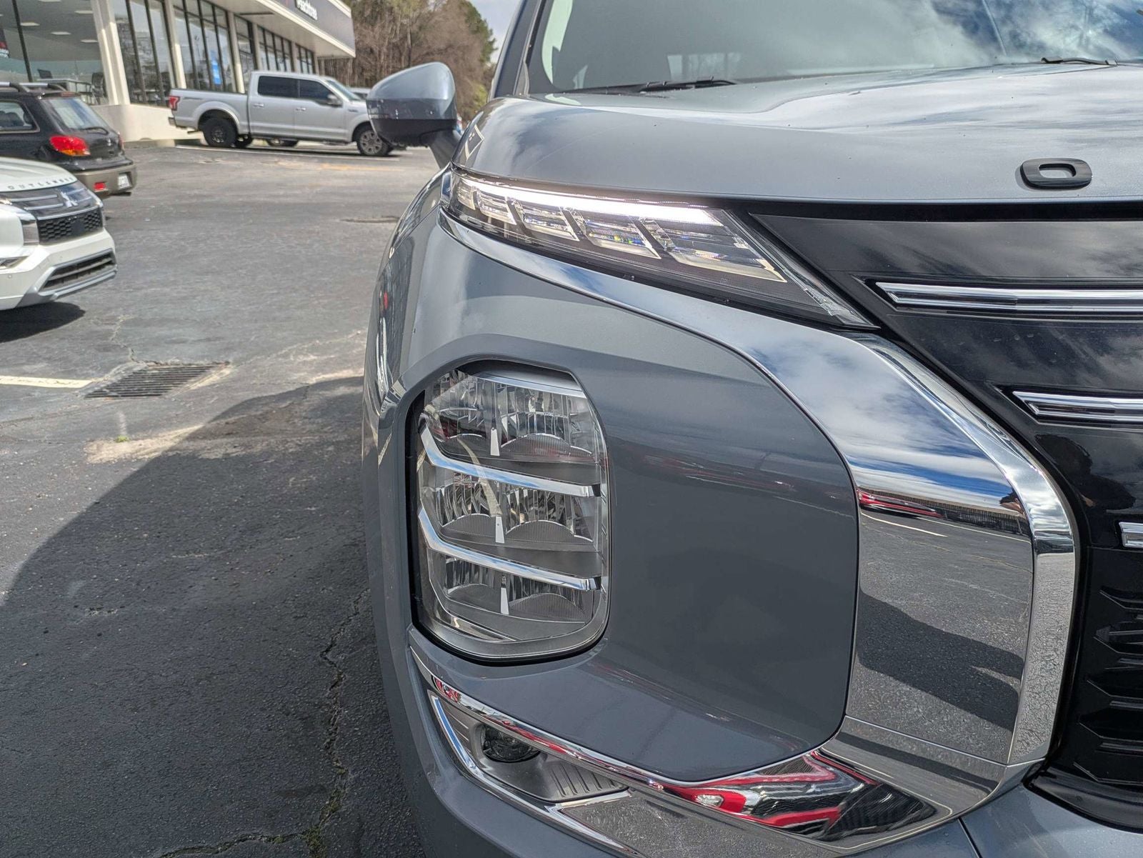 2026 Mitsubishi Outlander SE