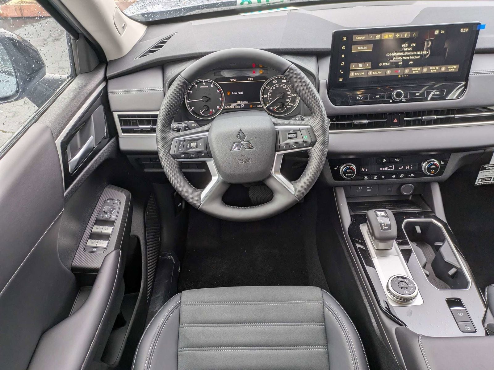 2026 Mitsubishi Outlander SE