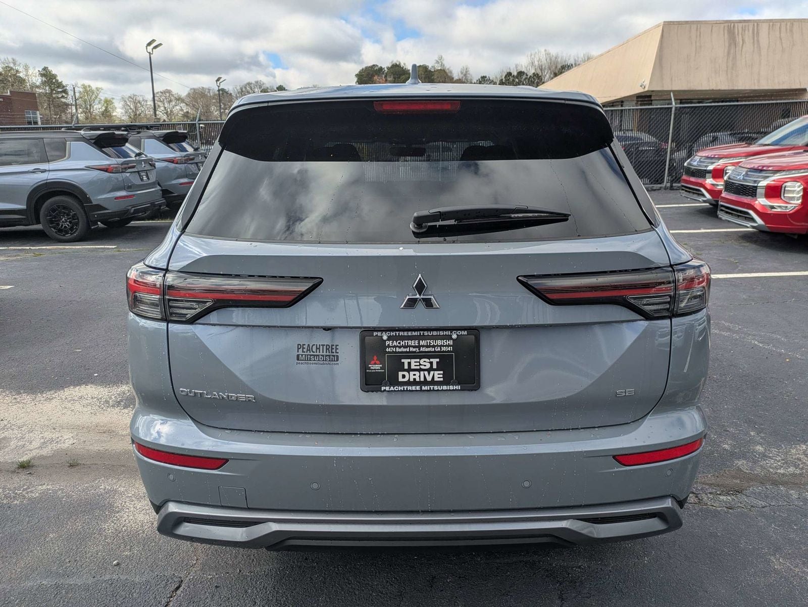 2026 Mitsubishi Outlander SE