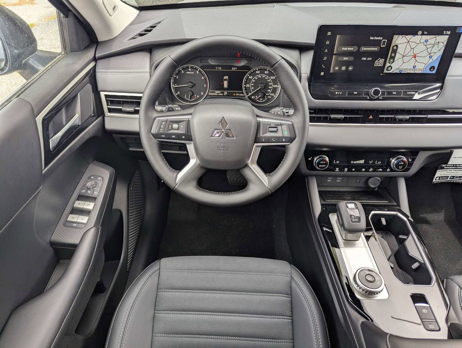 2026 Mitsubishi Outlander SE