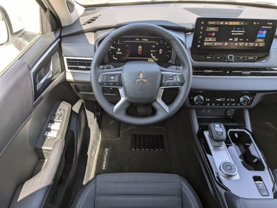 2026 Mitsubishi Outlander Base