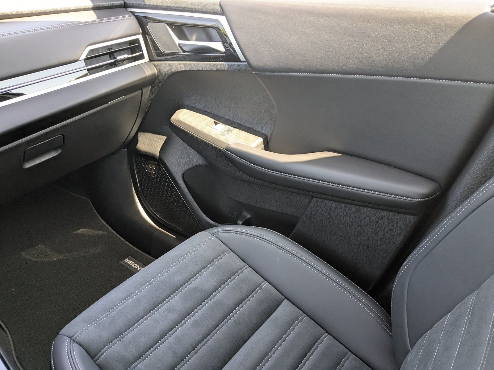 2026 Mitsubishi Outlander Base