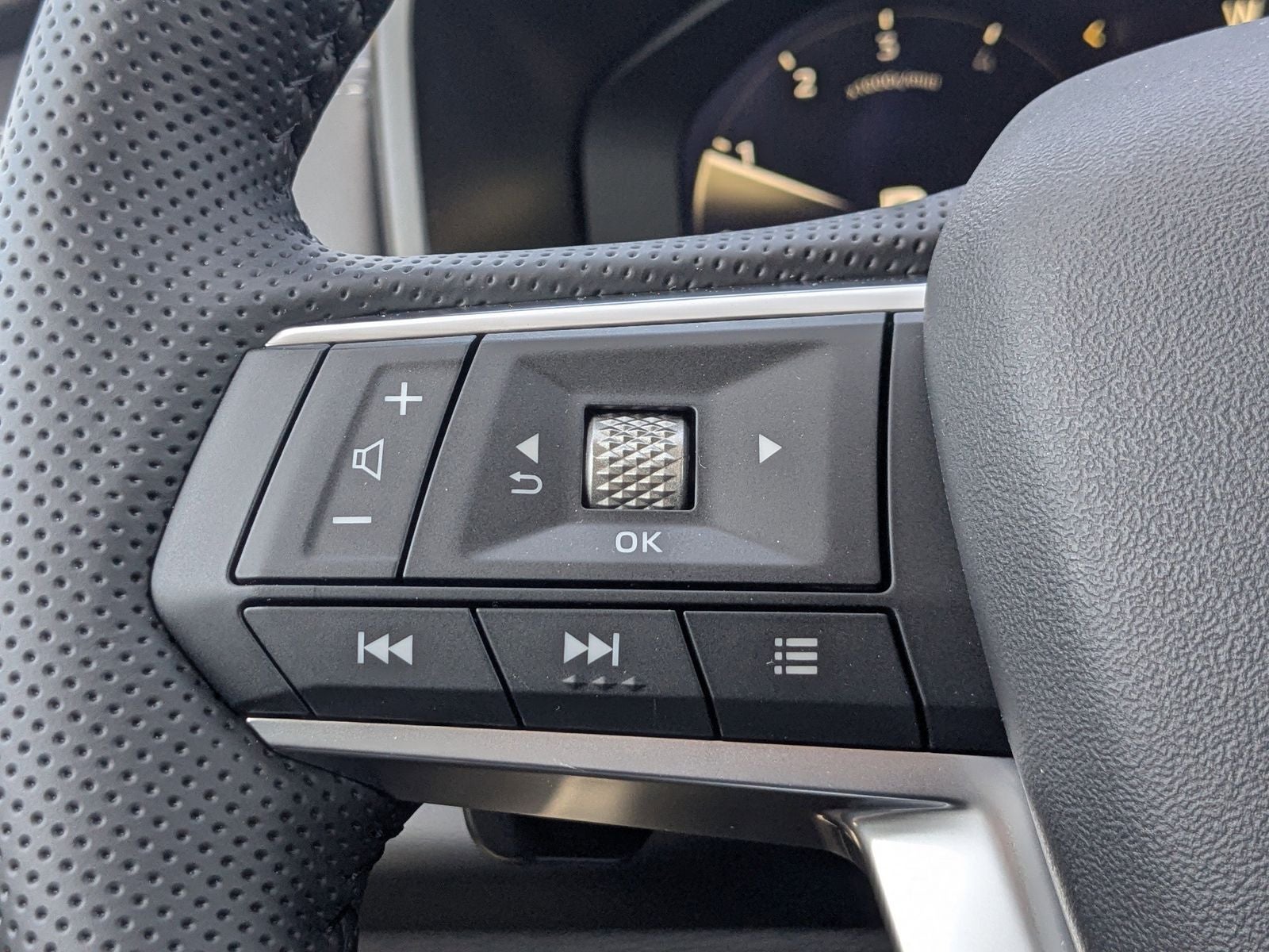 2026 Mitsubishi Outlander Base