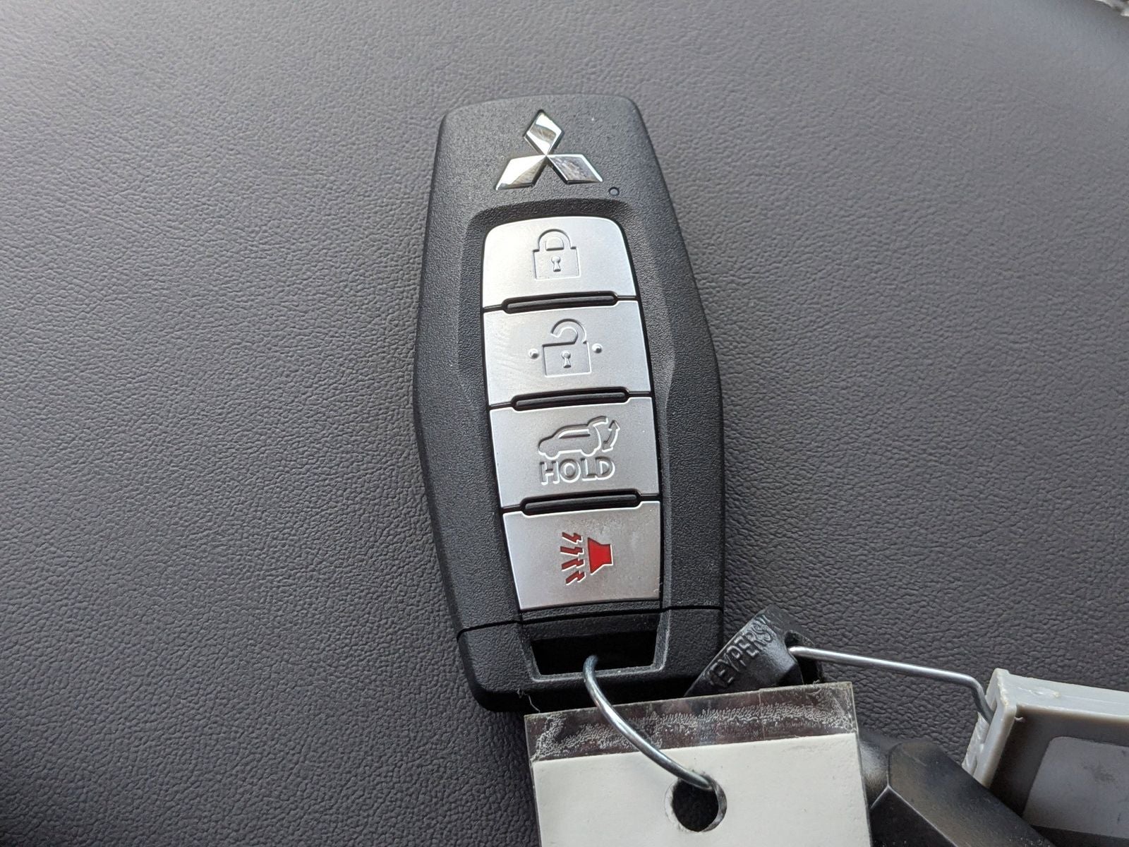2026 Mitsubishi Outlander Base