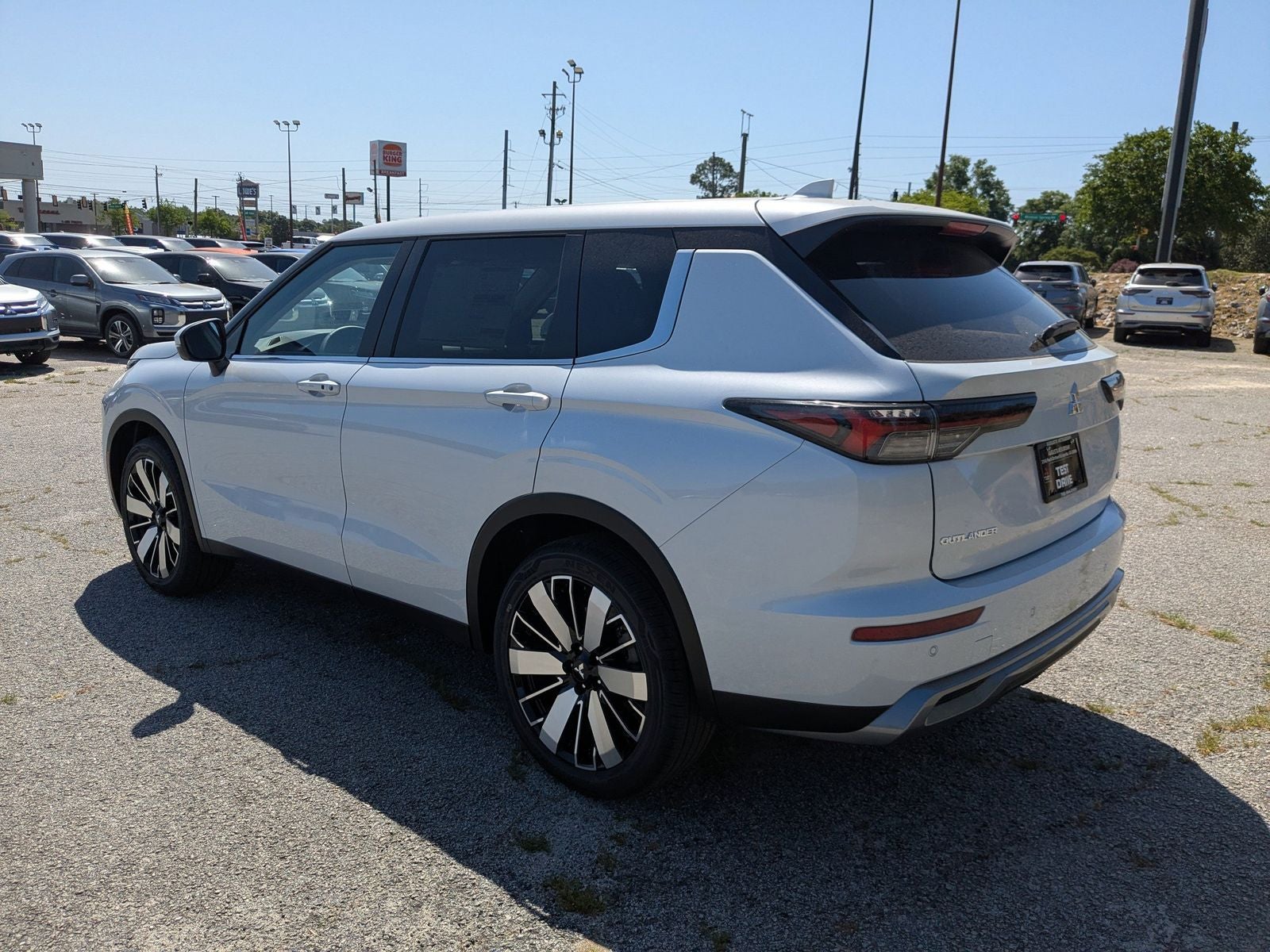 2026 Mitsubishi Outlander Base