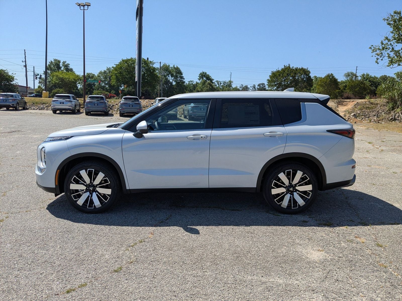 2026 Mitsubishi Outlander Base