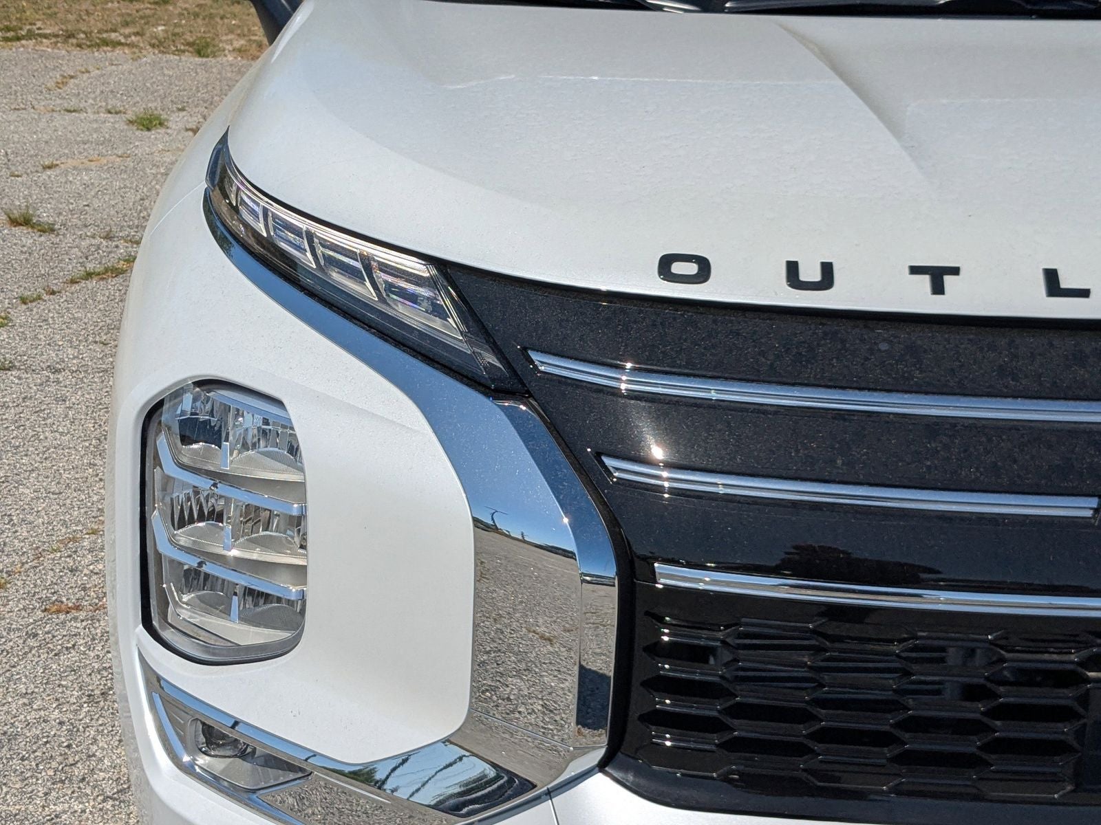 2026 Mitsubishi Outlander Base