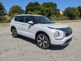 2026 Mitsubishi Outlander Base