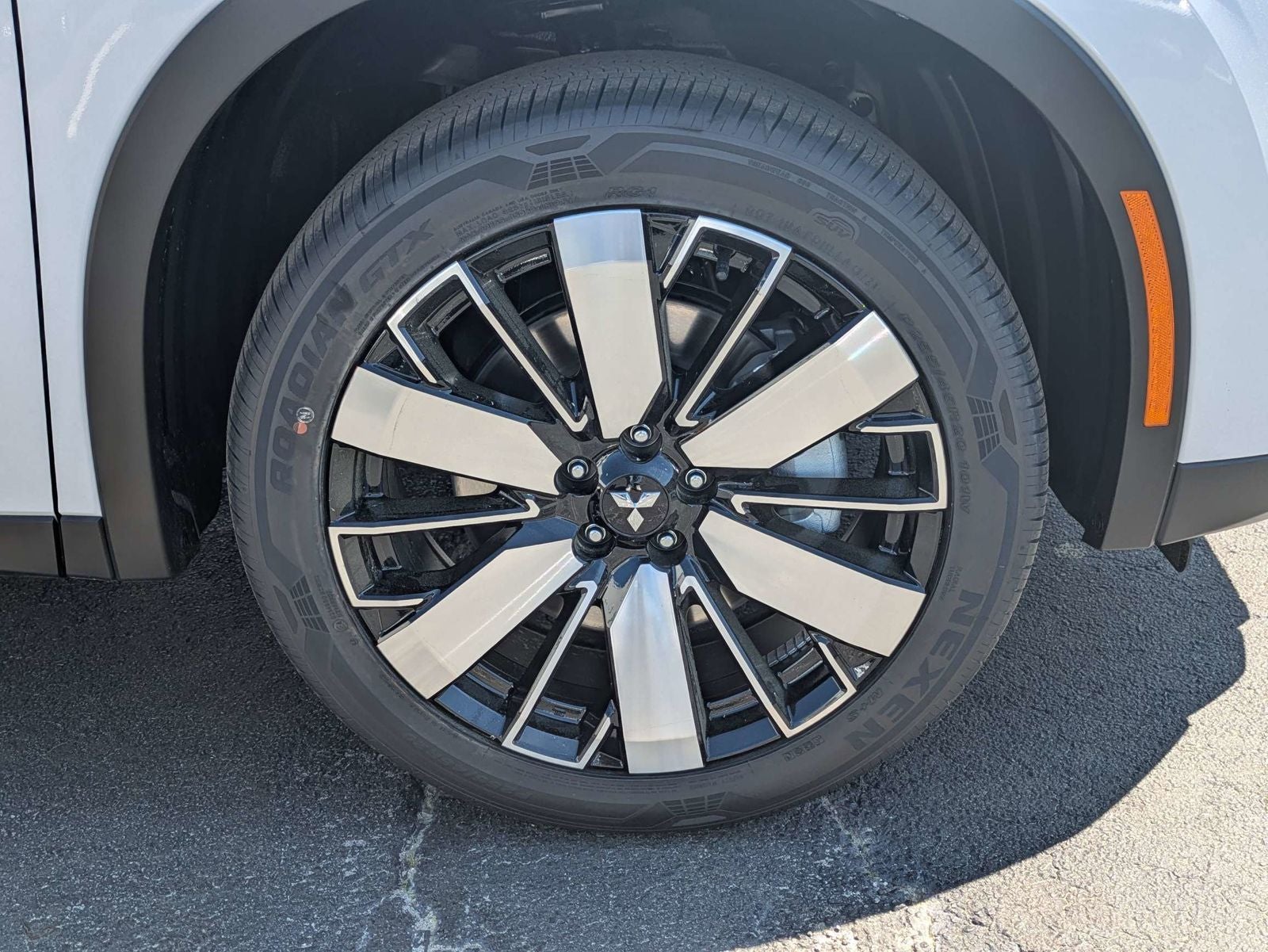 2026 Mitsubishi Outlander Base