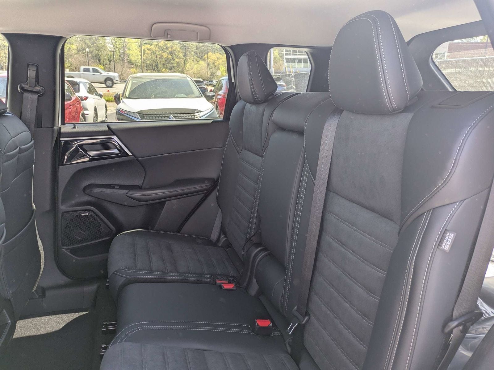 2026 Mitsubishi Outlander Base