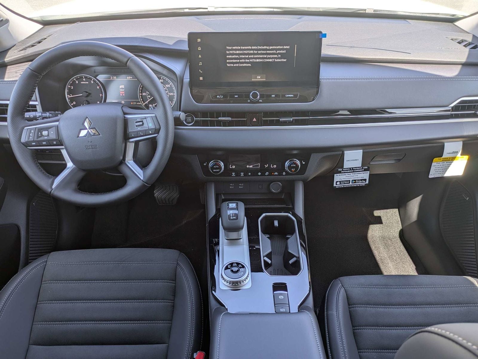 2026 Mitsubishi Outlander Base