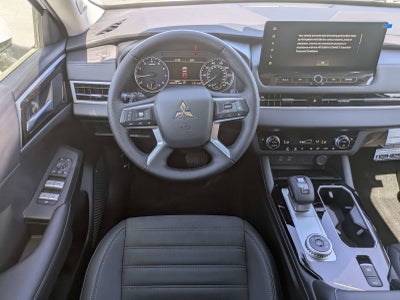 2026 Mitsubishi Outlander Base