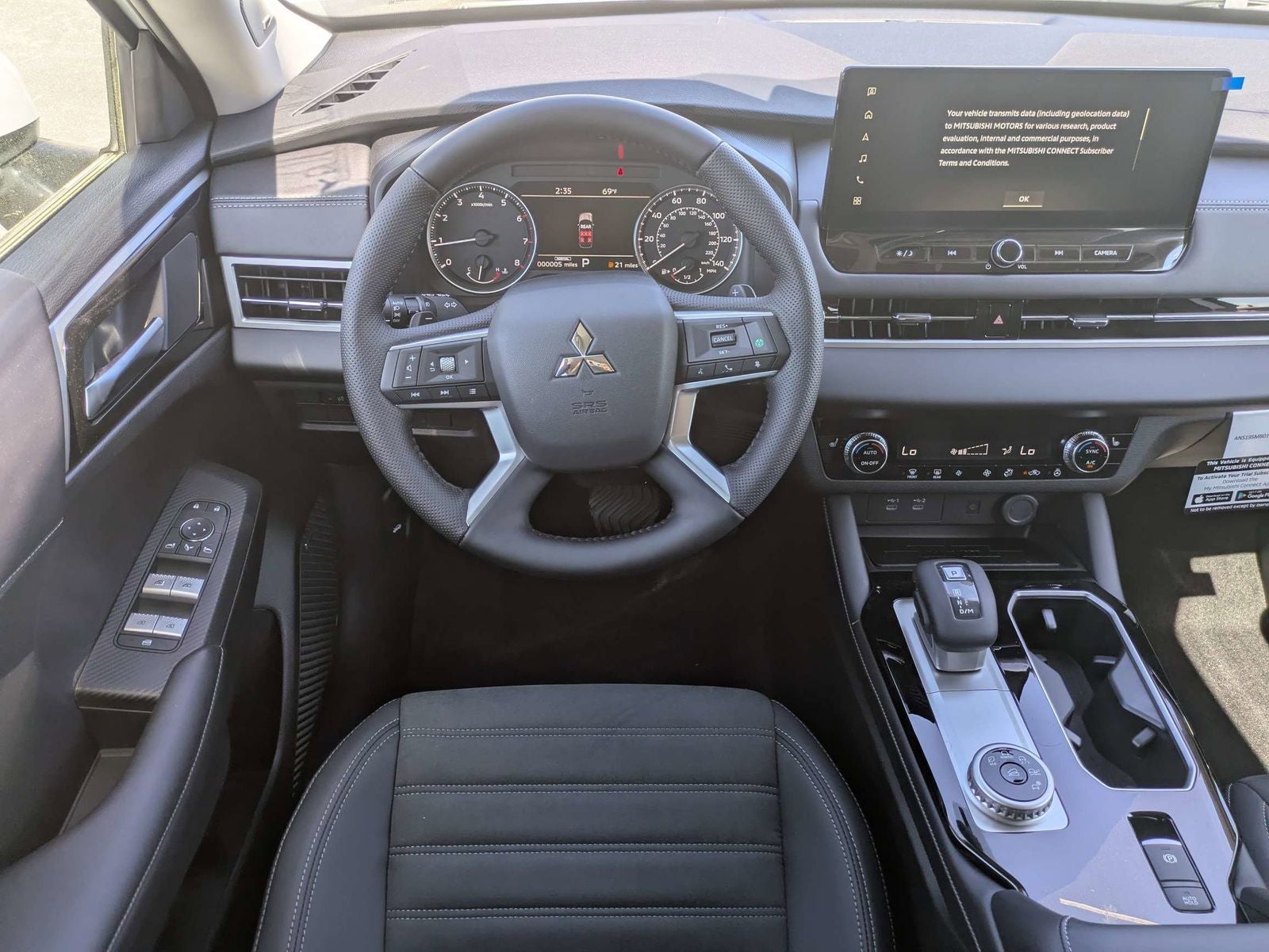 2026 Mitsubishi Outlander Base