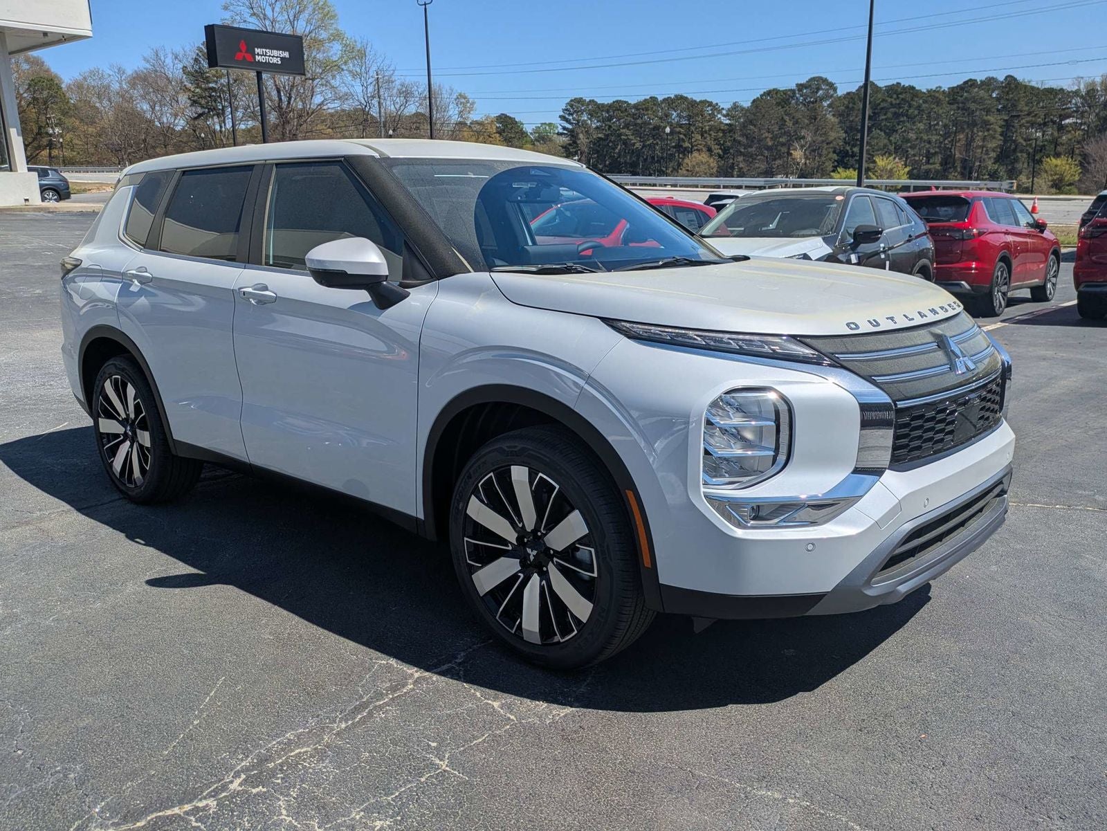 2026 Mitsubishi Outlander Base