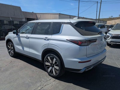 2026 Mitsubishi Outlander Base