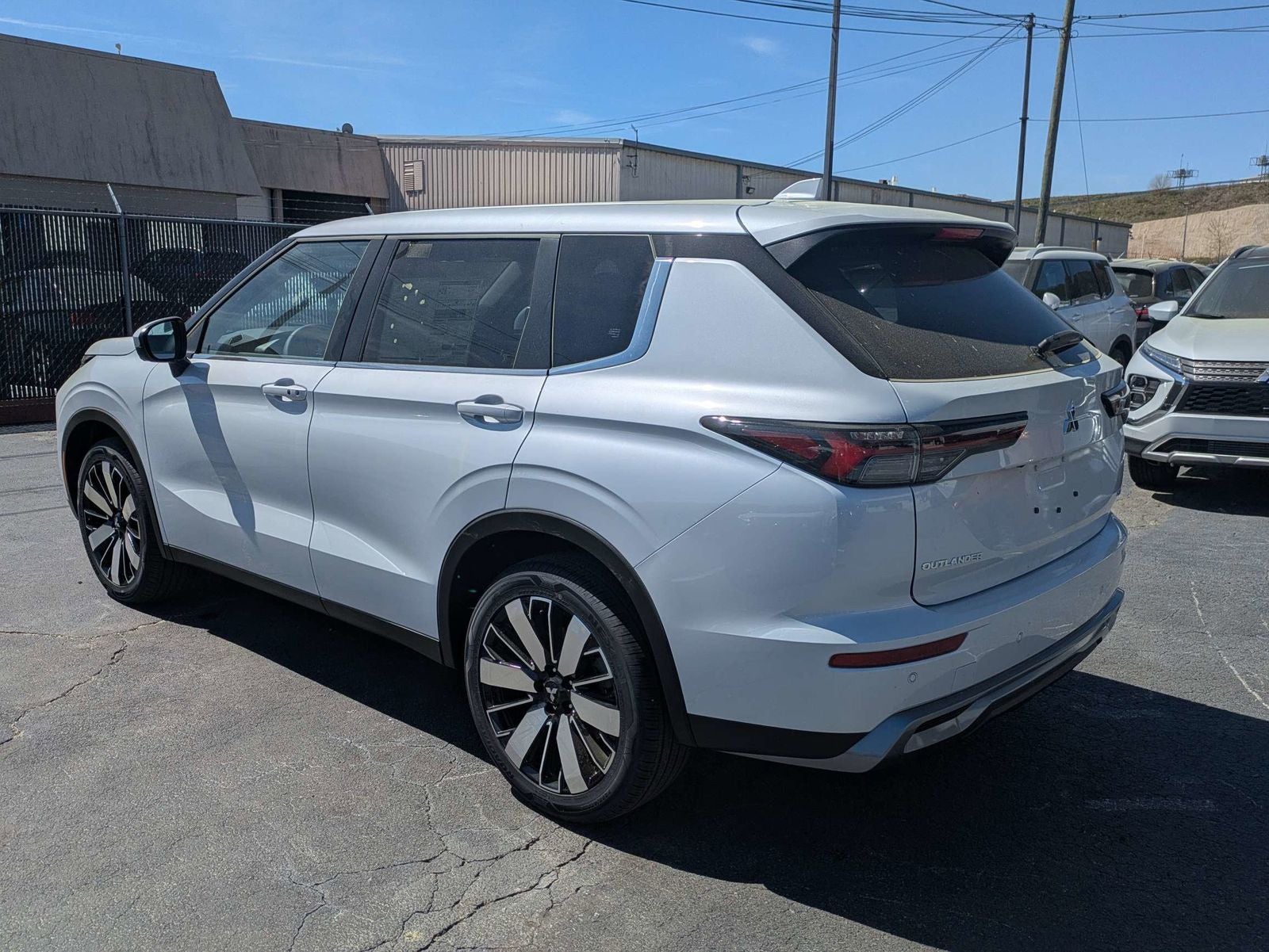 2026 Mitsubishi Outlander Base