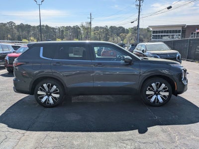 2026 Mitsubishi Outlander SE