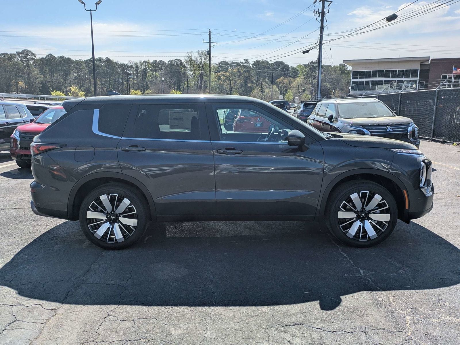 2026 Mitsubishi Outlander SE