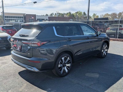 2026 Mitsubishi Outlander SE