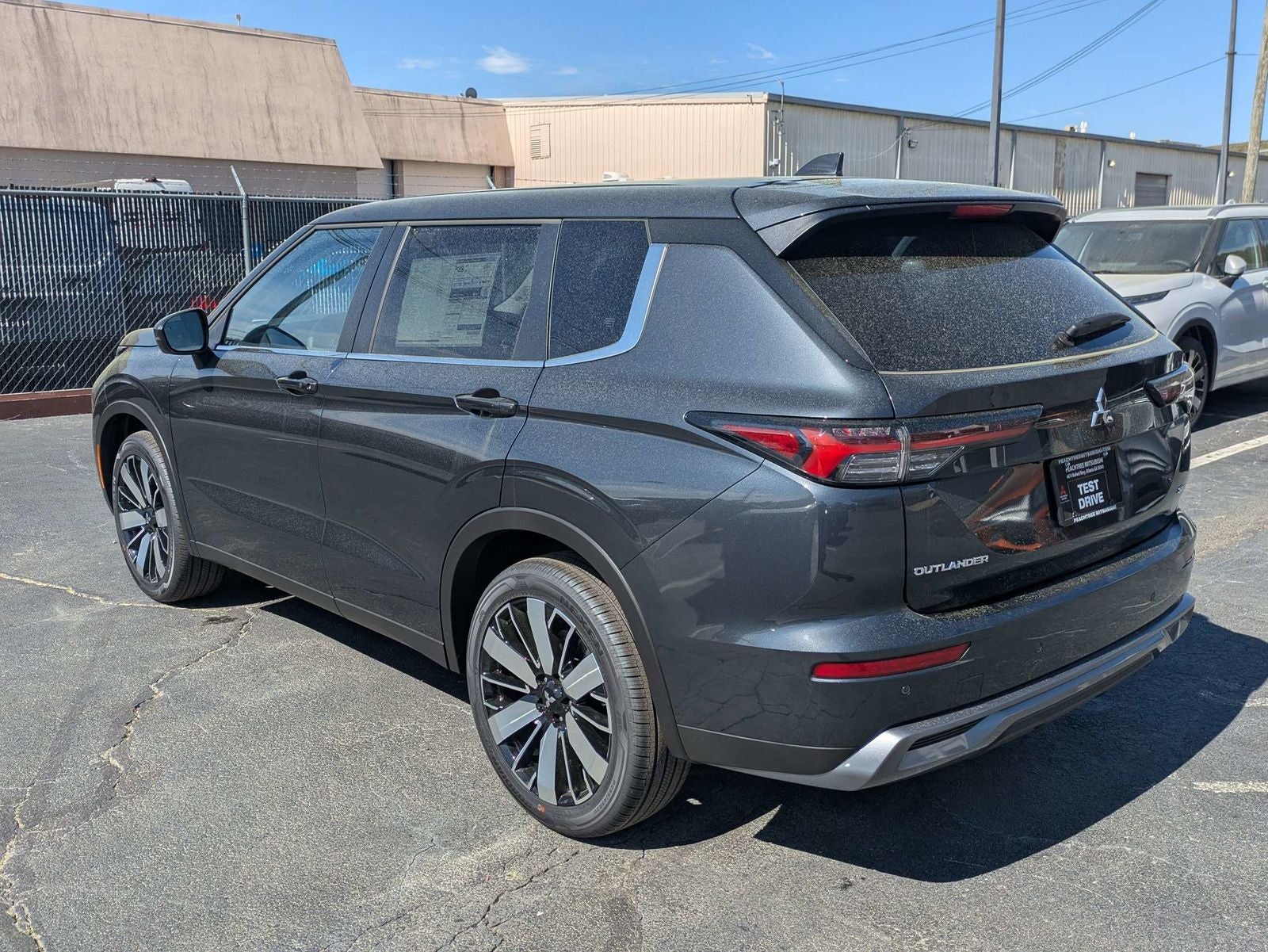 2026 Mitsubishi Outlander SE