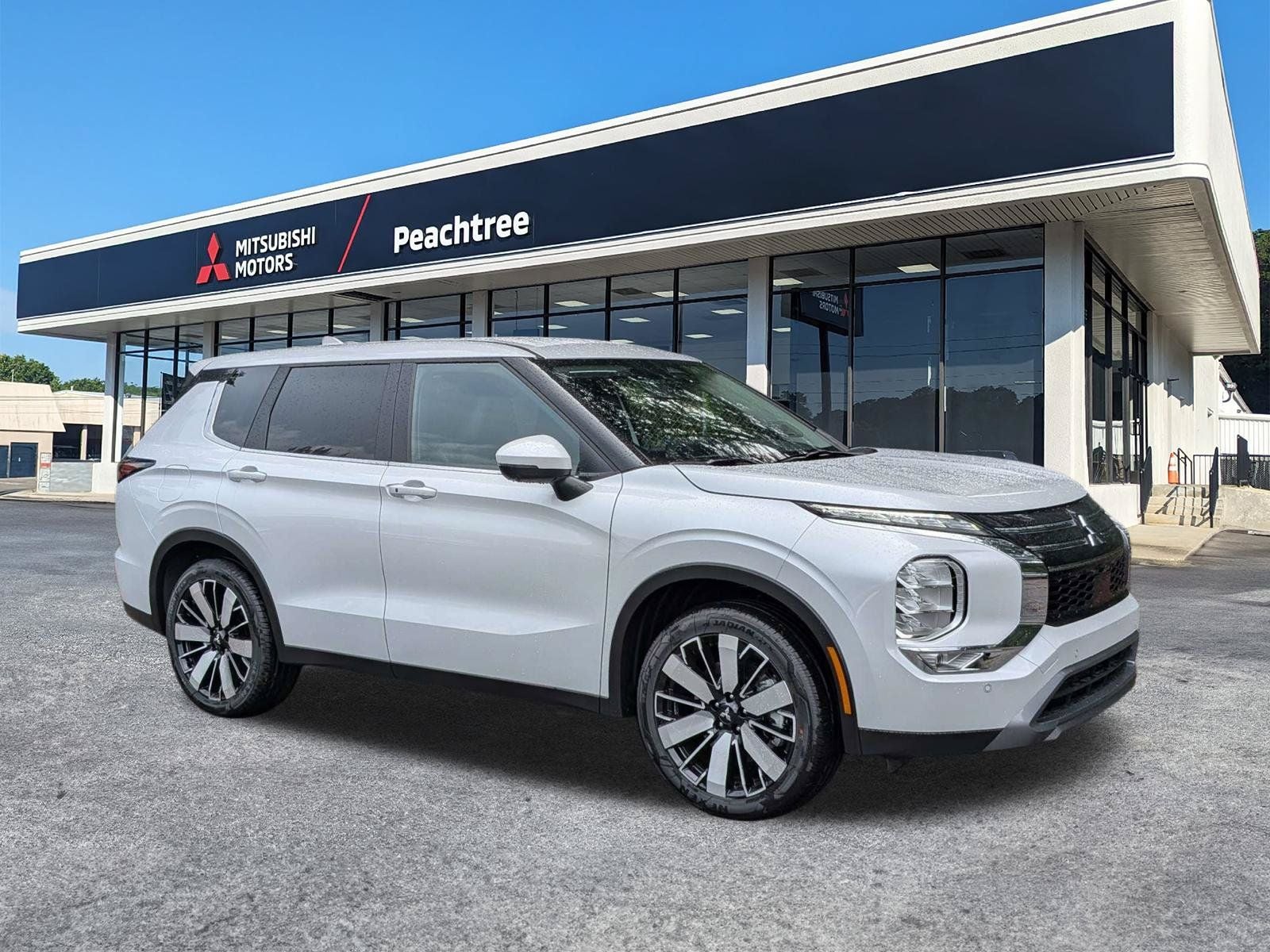 2026 Mitsubishi Outlander SE