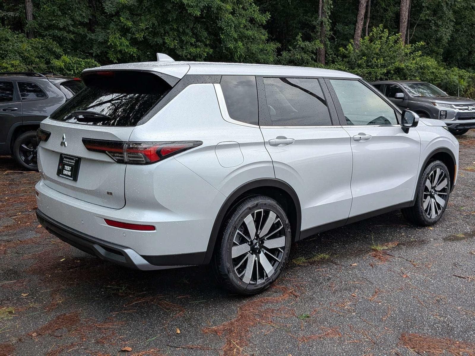2026 Mitsubishi Outlander SE