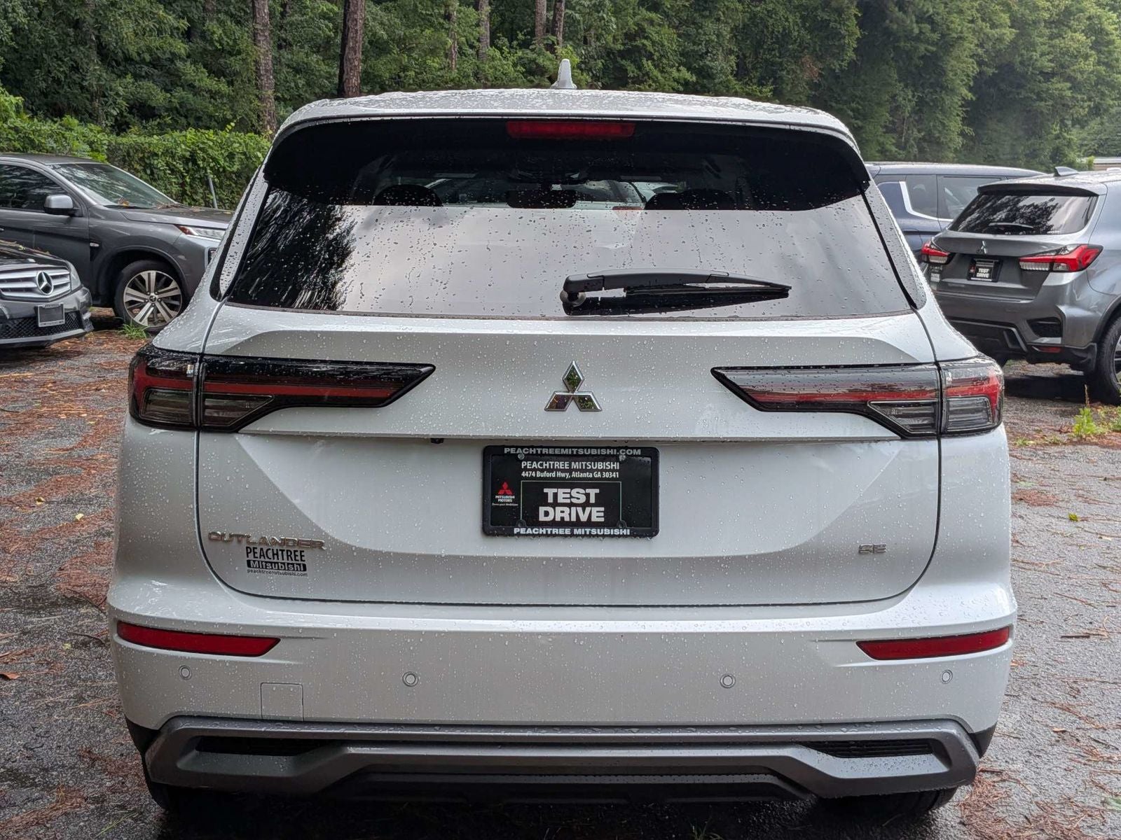 2026 Mitsubishi Outlander SE