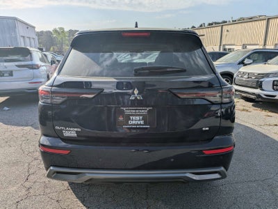 2026 Mitsubishi Outlander SE