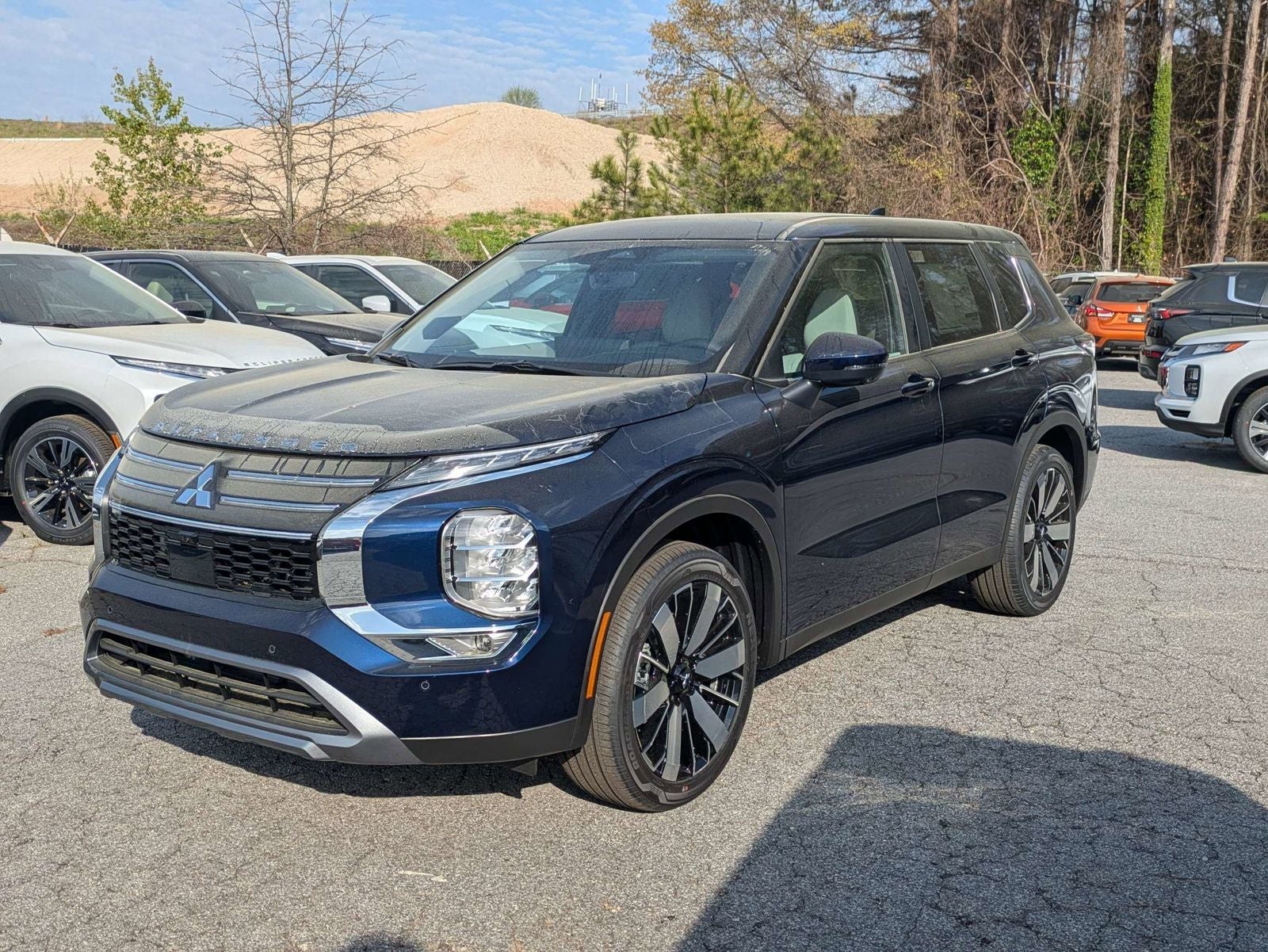 2026 Mitsubishi Outlander SE
