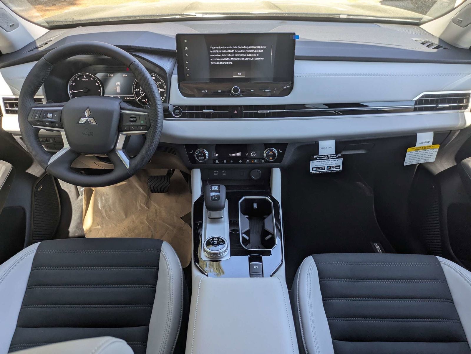 2026 Mitsubishi Outlander SE
