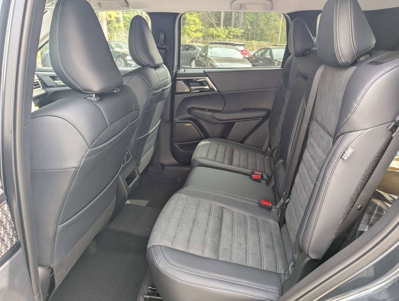 2026 Mitsubishi Outlander SE