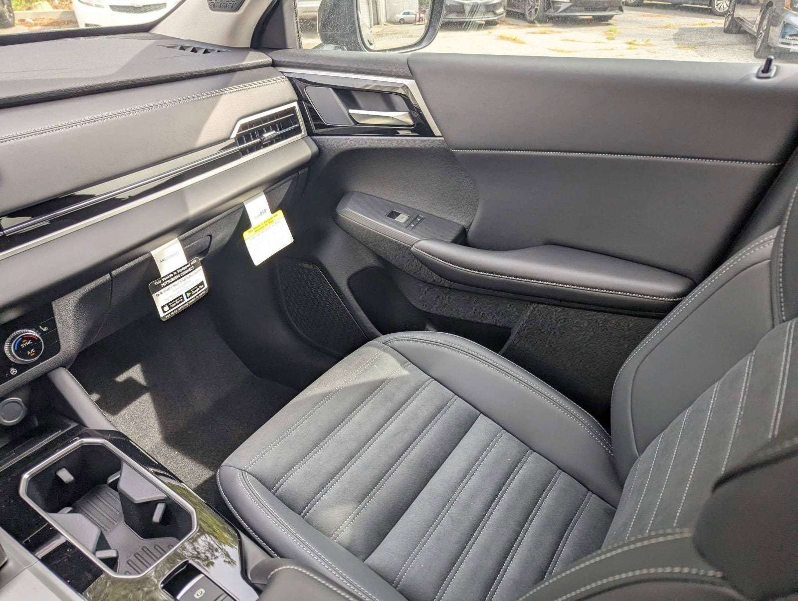 2026 Mitsubishi Outlander SE