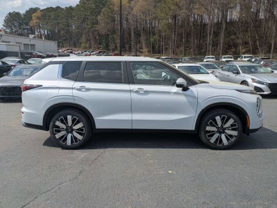 2026 Mitsubishi Outlander SE