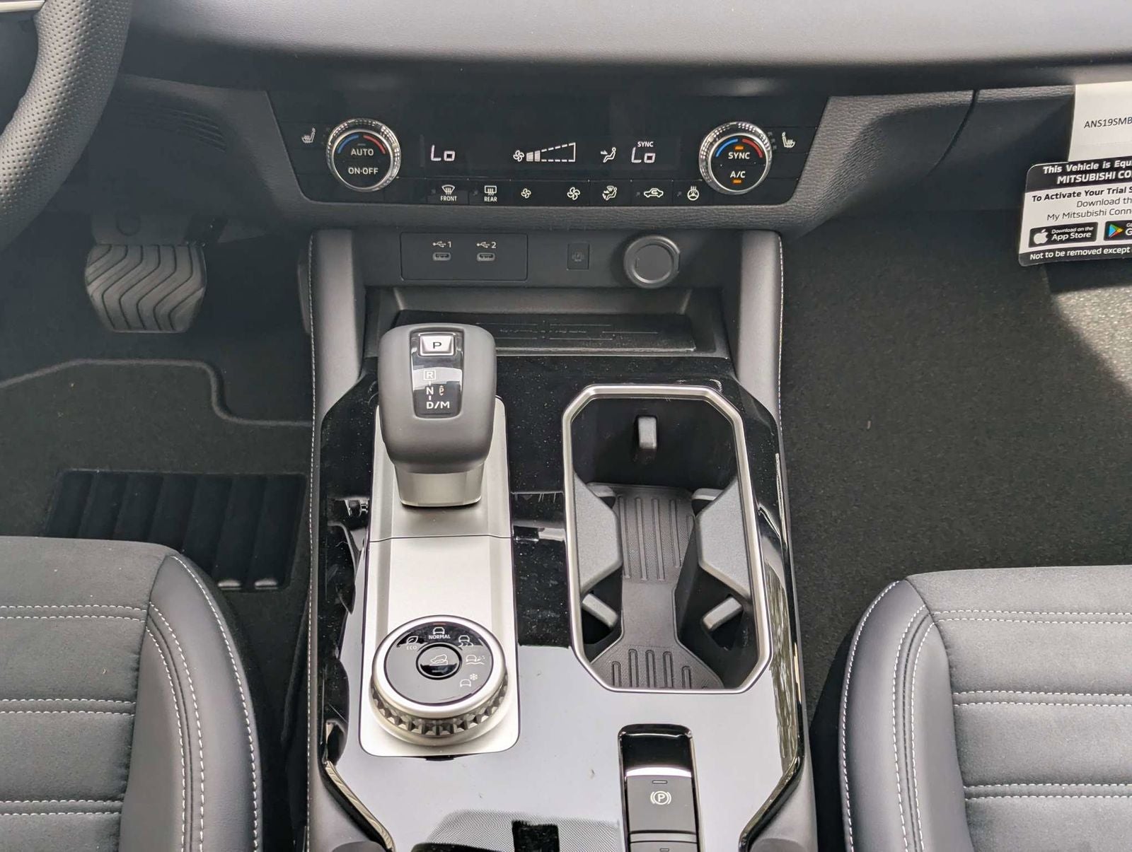 2026 Mitsubishi Outlander SE