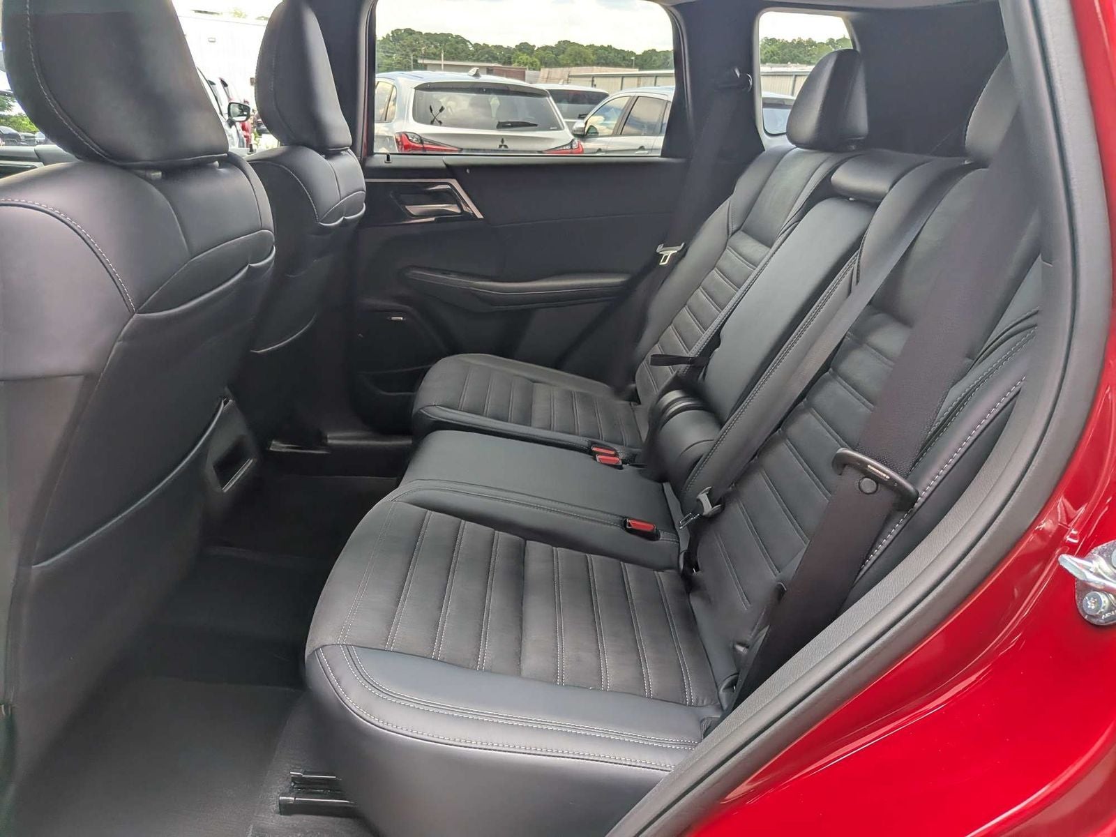 2026 Mitsubishi Outlander SE