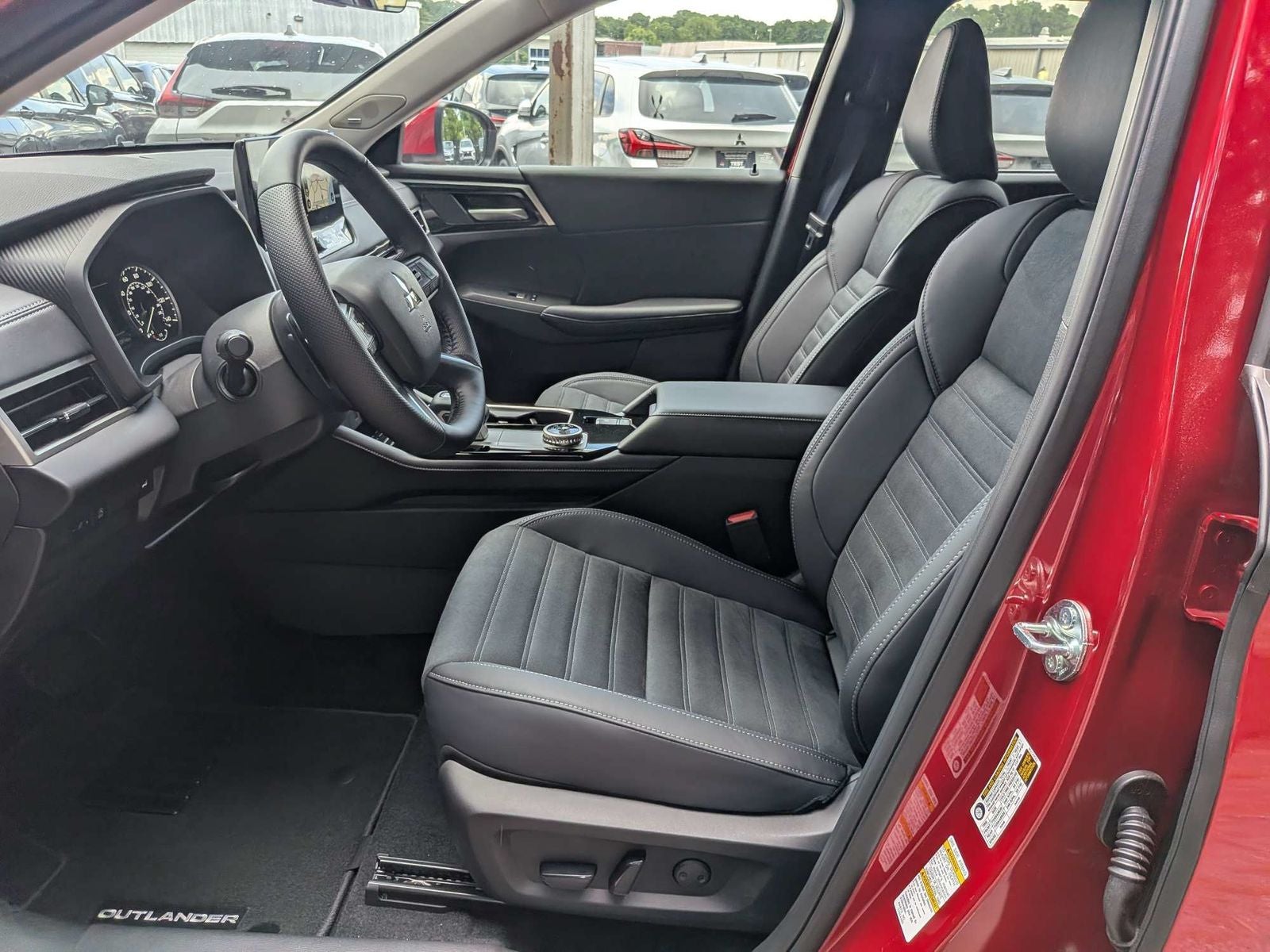 2026 Mitsubishi Outlander SE