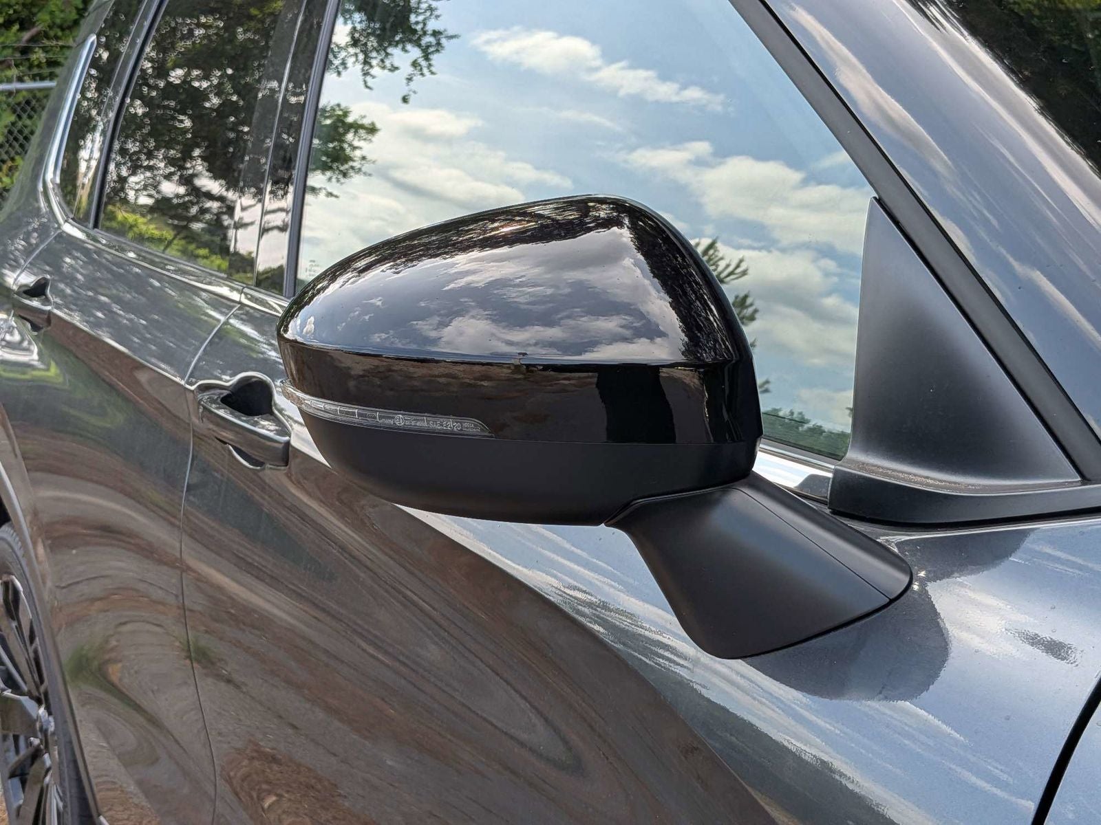 2026 Mitsubishi Outlander LE