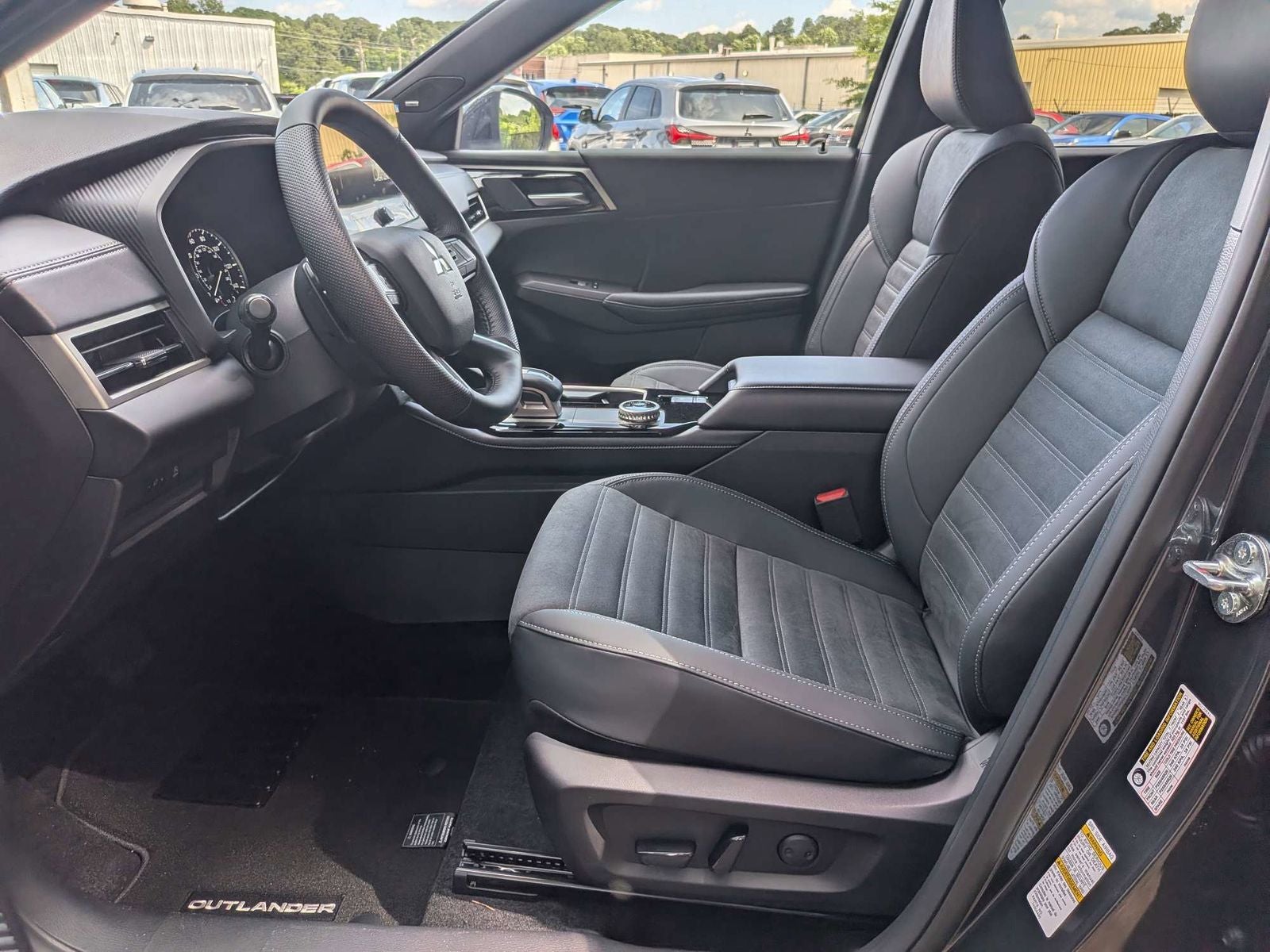 2026 Mitsubishi Outlander LE