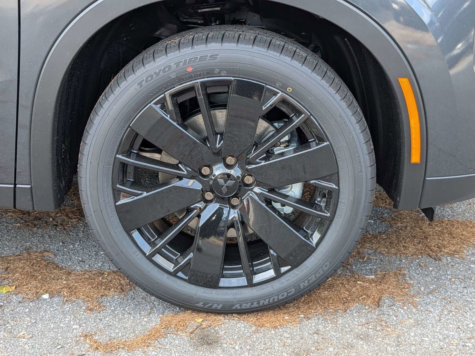 2026 Mitsubishi Outlander LE