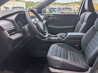 2026 Mitsubishi Outlander LE