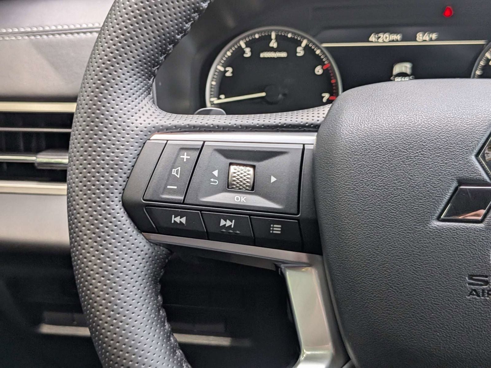 2026 Mitsubishi Outlander LE