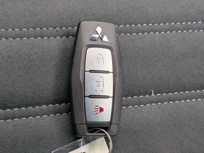 2026 Mitsubishi Outlander LE