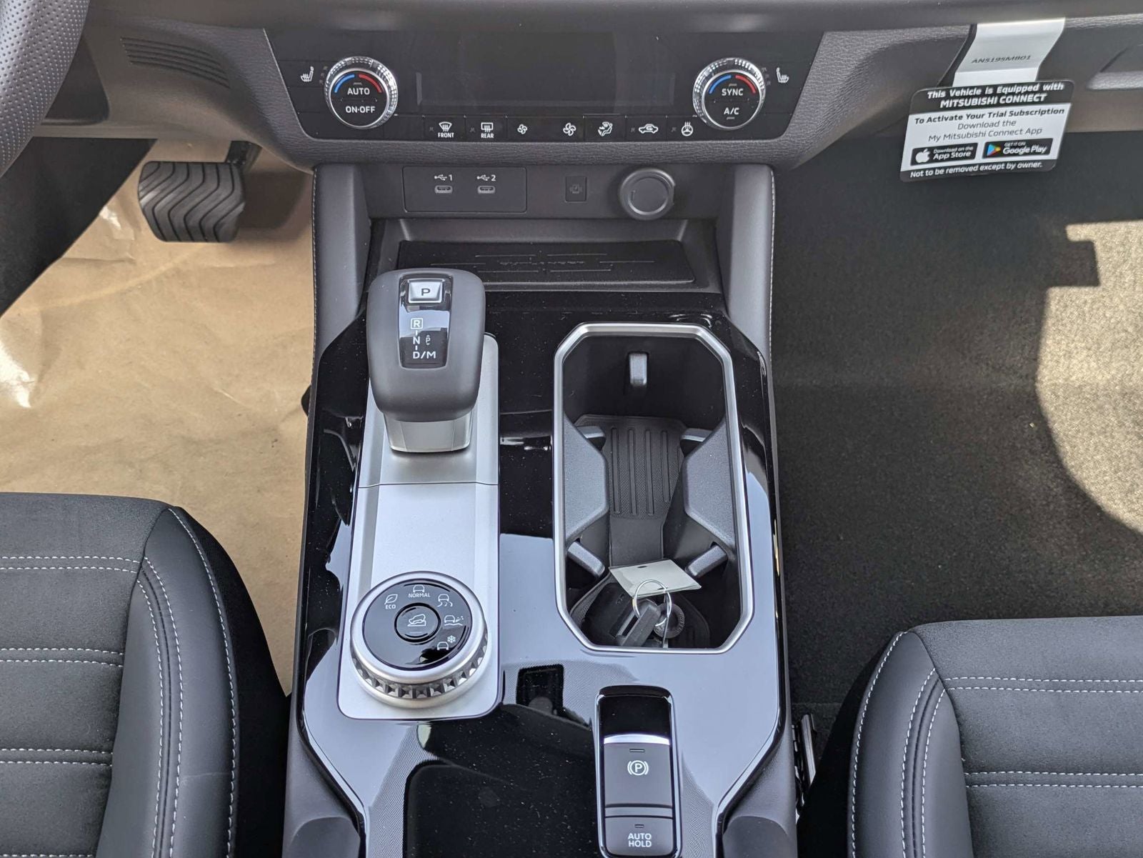 2026 Mitsubishi Outlander SE