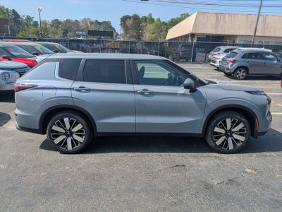 2026 Mitsubishi Outlander SE