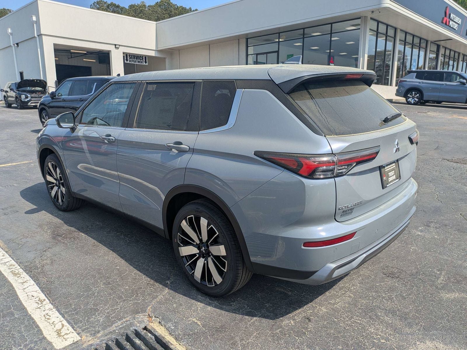 2026 Mitsubishi Outlander SE