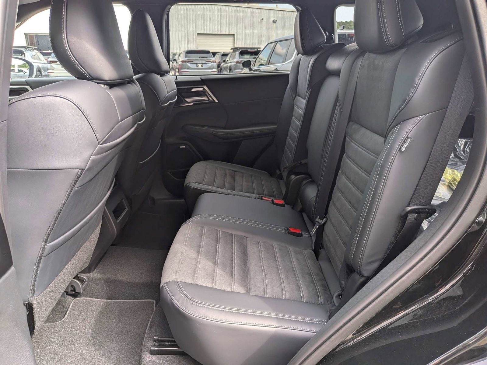 2026 Mitsubishi Outlander LE