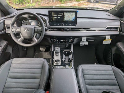 2026 Mitsubishi Outlander LE